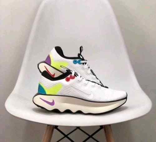 Nikee Air Zoom Motiva