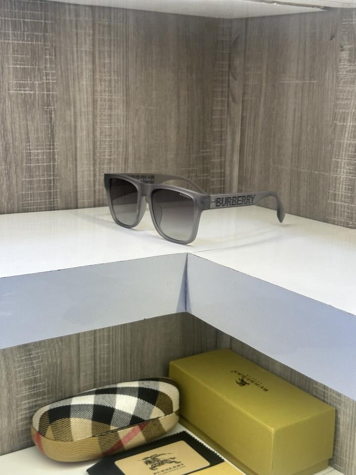 Burberr y 4358 Grey Matt