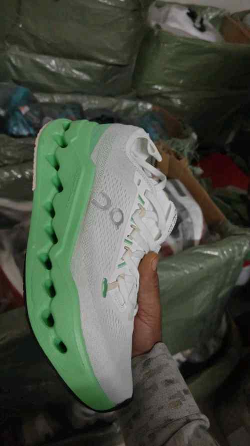 On Cloudsurfer Max Ivory Honeydew