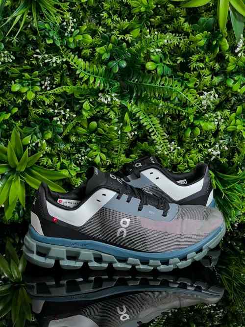 On Cloudflow 4 Pearl Black