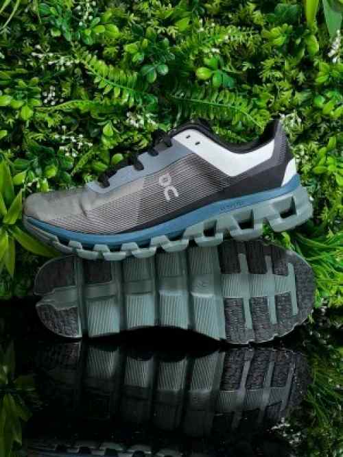 On Cloudflow 4 Pearl Black