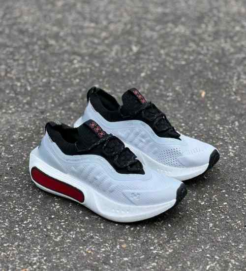 under armoury HOVR Phantom 4 Grey