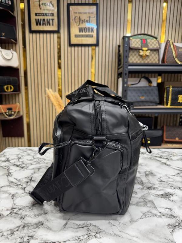 Calvin_Klein Premium Quality Travel Duffle Bag (Z0823-2-Black)