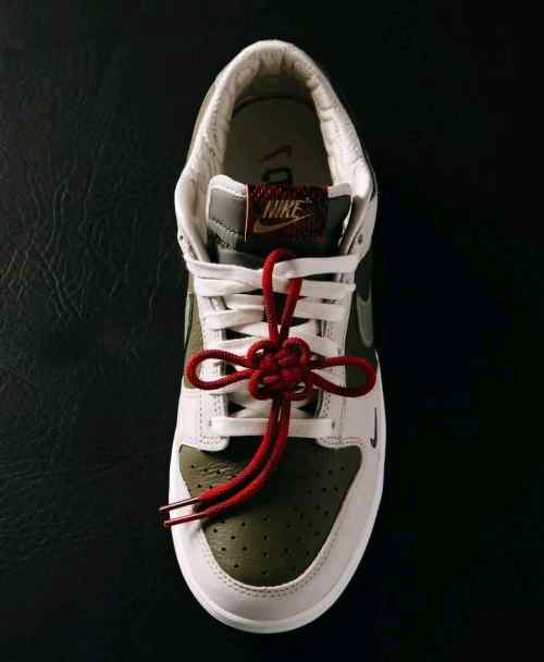 Nikee SB Dunk Low Year Of Snake