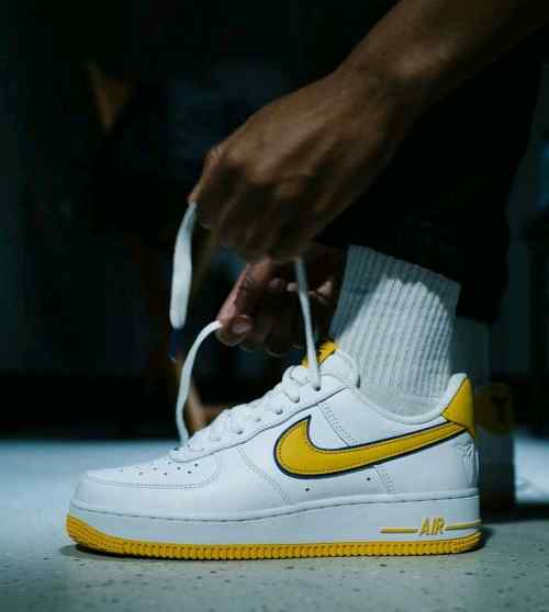 NIKEE AIRFORCE 1 KOBE BRYANT LAKERS HOME
