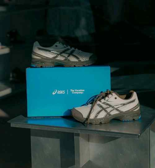 ASICsS GEL TRAINER 14 TEMPTATION VACATION