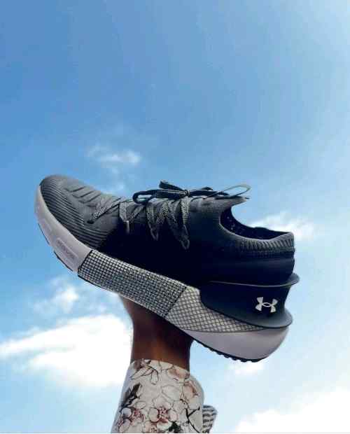 Underr Armour Hovr Phantom 3 dark Grey Black