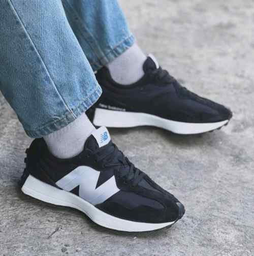 Neww Balance 327  Moonbeam Black White