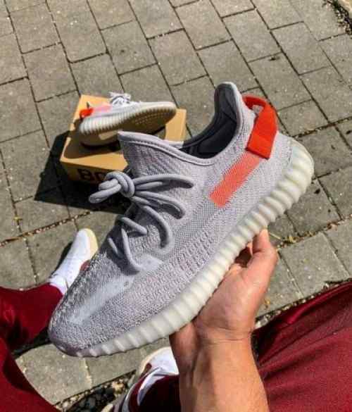 Adidass Yeezy Boost 350 V2 Tail Light Semi UA
