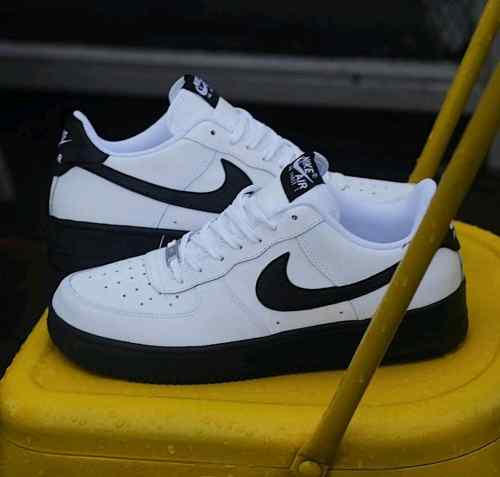 Nikee AirForce 1 Low WHITE BLACK SOLE