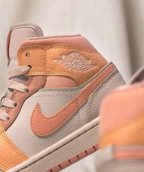 Jordan retro Retro 1 Apricot Orange for her