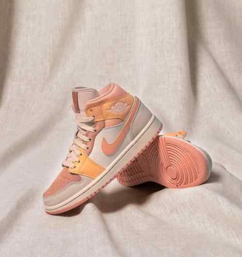 Jordan retro Retro 1 Apricot Orange for her