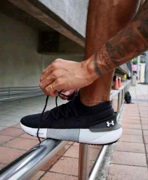 Underr Armour HOVER PHANTOM 3 BLACK WHITE