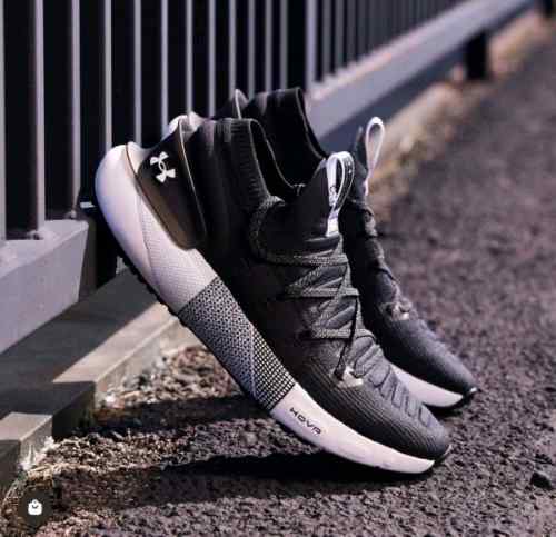 Underr Armour HOVER PHANTOM 3 BLACK WHITE