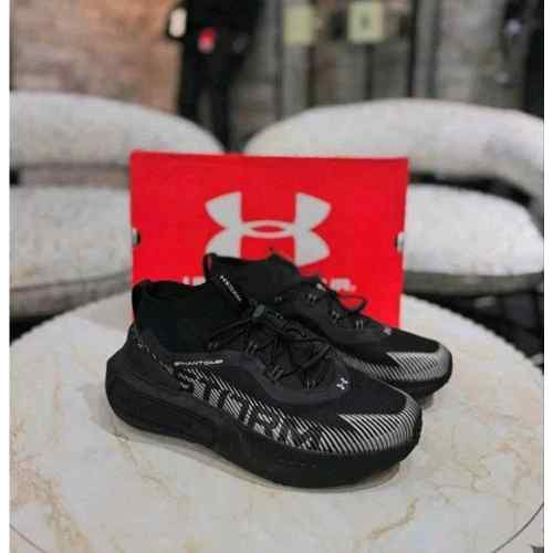 Underr Armou r Phantom 4 Strome Black