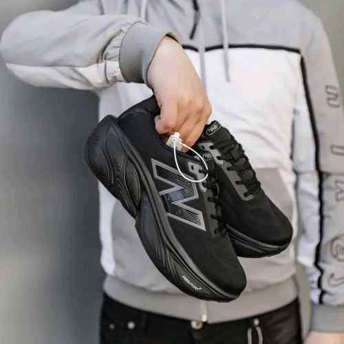 New Balancee Fresh Foam X More Evoz V5 Triple Black
