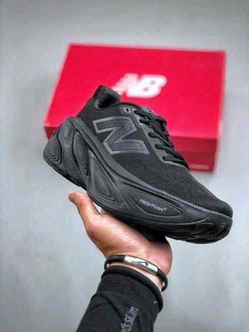 New Balancee Fresh Foam X More Evoz V5 Triple Black