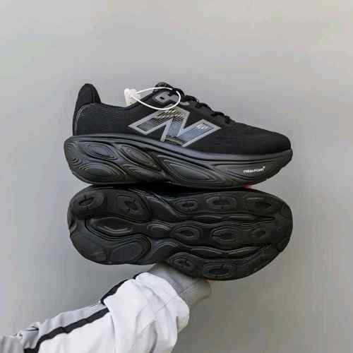 New Balancee Fresh Foam X More Evoz V5 Triple Black