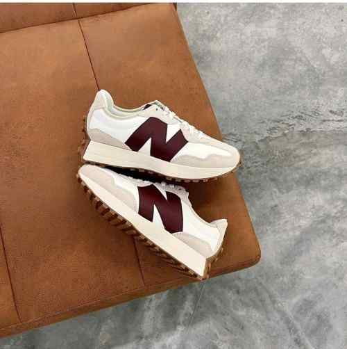 Neww Balance 327 Moonbeam Classic Burgundy for her