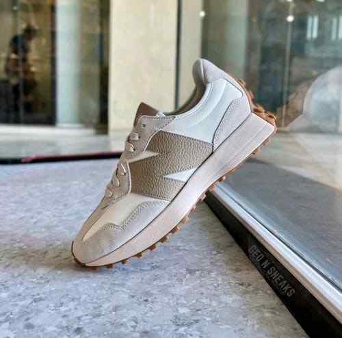 New Balancee 327 Moonbeam Driftwood