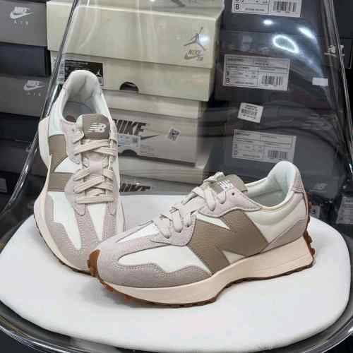 New Balancee 327 Moonbeam Driftwood