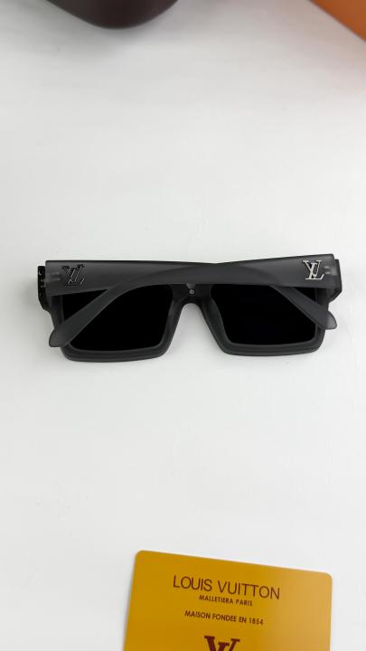 Loius vutton grey black 1984