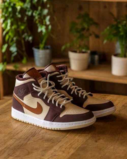 Jordan Retro 1 Mid Brown Basalt Oatmeal Mocha