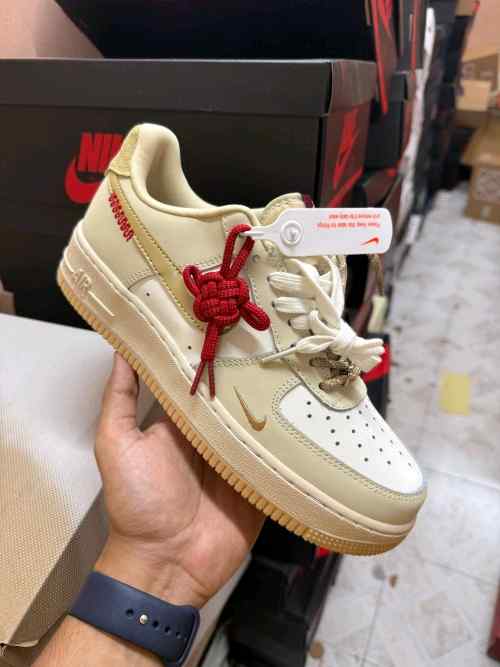 nikee airforce 1 low year of the snake for her