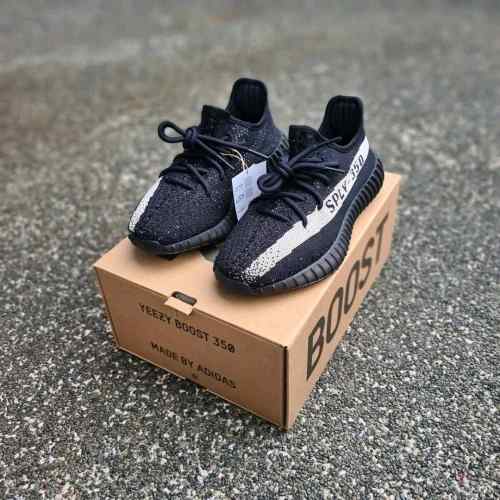 ADIDAsS YEEZY 350 V2 Black White Oreo SEMI UA With OG ACCESSORIES