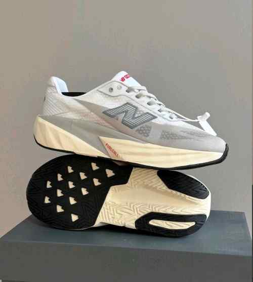 Neww balance v5 fuel cell rebel white