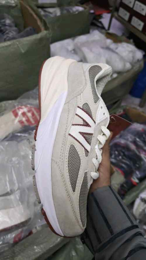 new balancee 990 Beige Loro Piana
