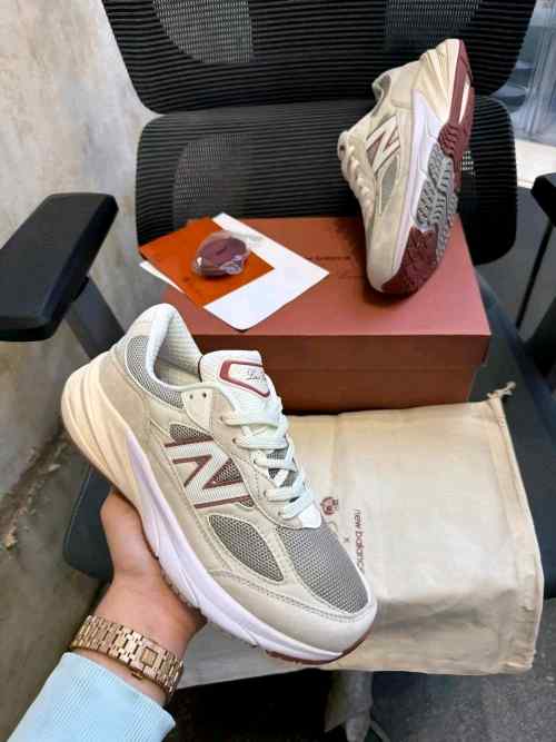 new balancee 990 Beige Loro Piana