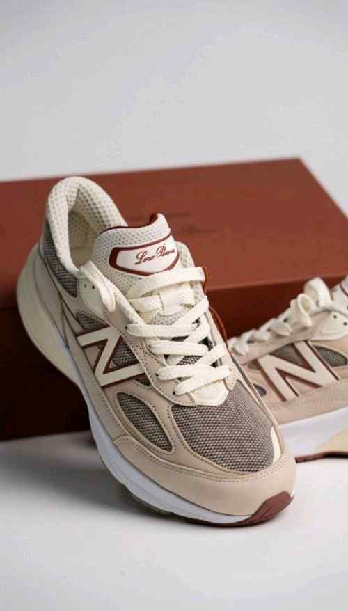 new balancee 990 Beige Loro Piana