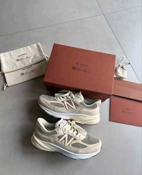 new balancee 990 Beige Loro Piana
