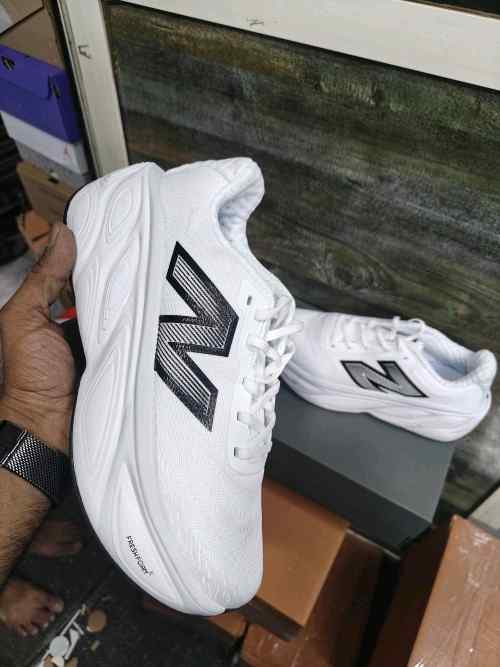 New Balancee Fresh Foam X More V5 Running Shoes