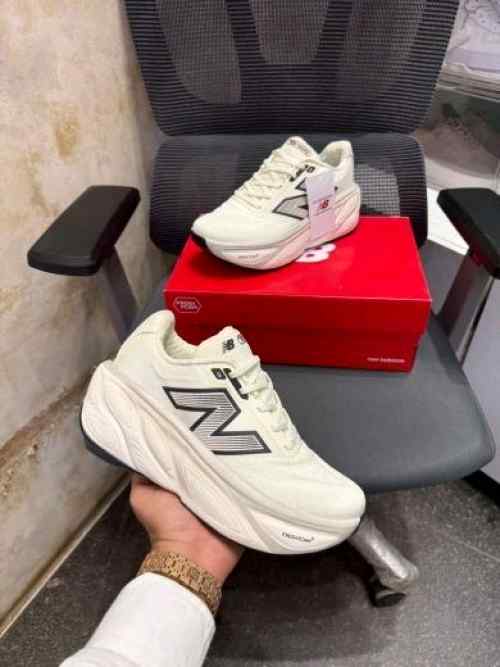 New Balancee Fresh Foam X More V5 Running Shoes