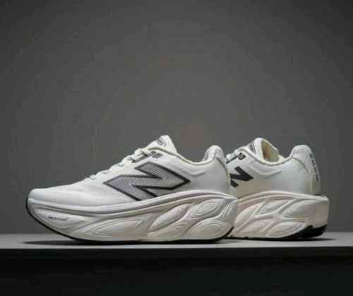 New Balancee Fresh Foam X More V5 Running Shoes