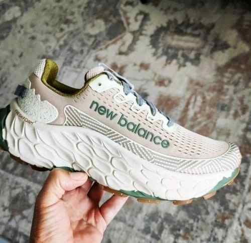 New Balancee Fresh Foam x Trail More V3 Beige