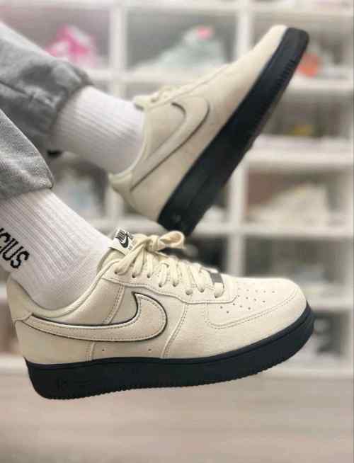Nikee Airforce 1 07 LV 8 low light khaki