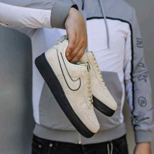 Nikee Airforce 1 07 LV 8 low light khaki