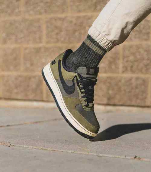 NIKEE AIRFORCE 1 UNDEFEATED BALLISTIC