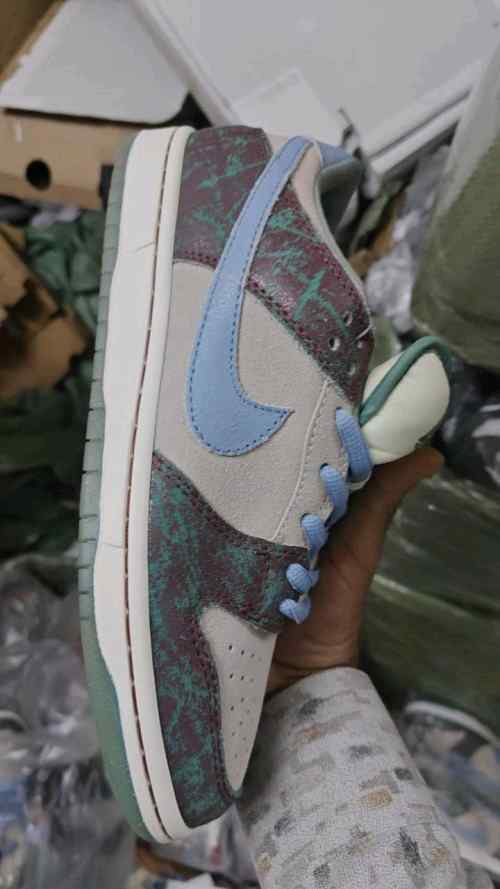 Nikee SB DUNK LOW CRENSHAW SKATE CLUB SEMI UA