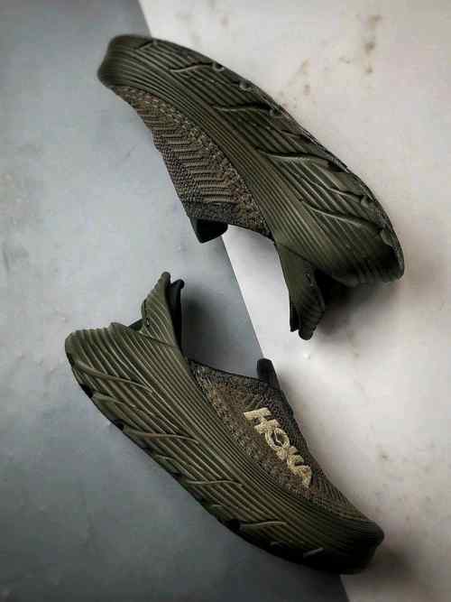 Hoka Restore TC Dark Olive Green