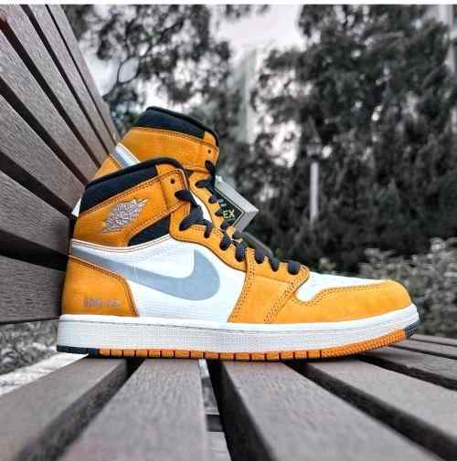 nikee Jordan retro 1 High Element Goretex Light Curry