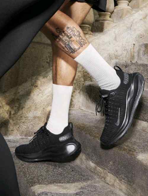 Nikee zoom React X Infinity Run 4 all Black