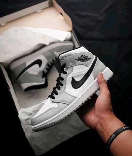 jordan retro 1 high LIGHT SMOKE GREY semi ua