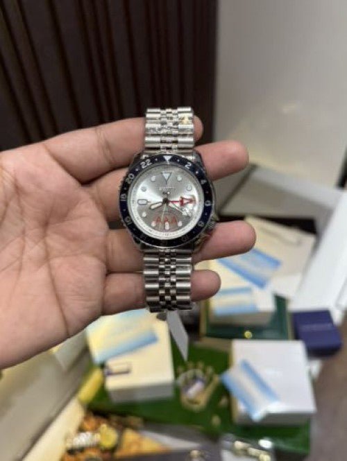 SEIKO SPORT WHITE DIAL OG LOCK