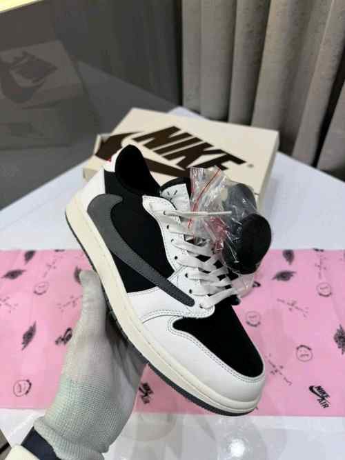 Nikee air jordan retro 1 low travis scott x panda Semi Ua