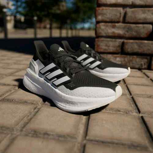 Adidass UltraBoost 5 Running Black White