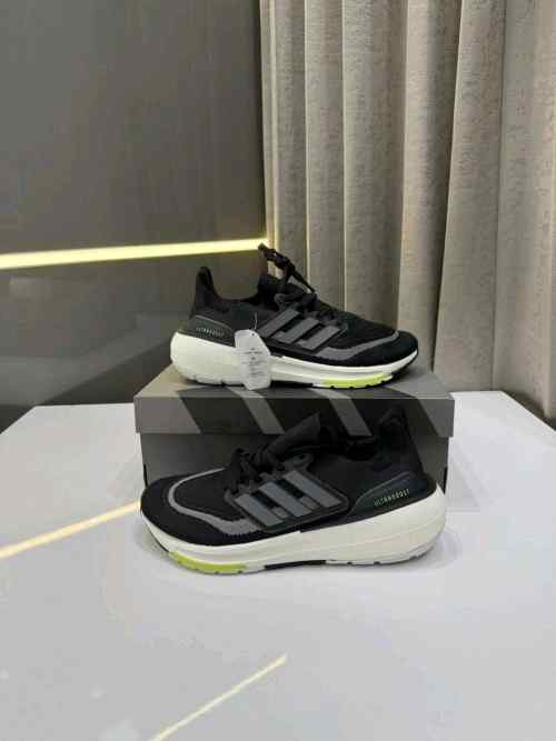 adidass ultraboost 23 black light